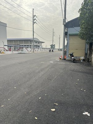 chính chủ bán đất tại gia quất 165 triệu /m2 đường oto tránh thông tin chuẩn phù hợp xây cho thuê