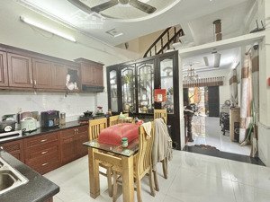 trung tâm gv - 4 tầng - btct hxh - sát mt - ngay khu cityland - 140m2 - 11tỷ