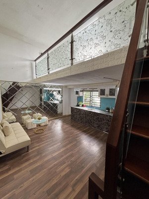 cần bán căn hộ góc riêng biệt, sổ hồng riêng, decor đẹp, view đường 530tr