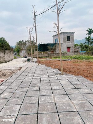 lô góc, đất ở ngay giữa khu dân cư hiện hữu, thoáng, đẹp, tiện ích.