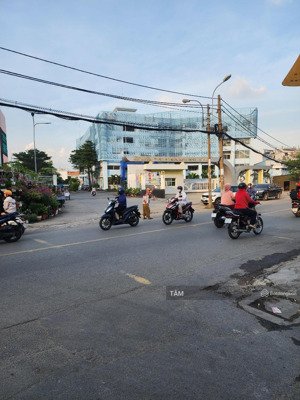 nhà đẹp dọn về ăn tết ngay trung tâm gò vấp- 44m- 2 tầng- hẽm ô tô- giá 5t45