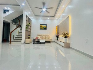 hiếm! bán nhà phố đội cấn dt50,8m , mt 5,5m 