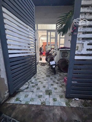 hàng hiếm nhà c4 - tính tiền đất- bình đường 3 - tphcm
gần bv thủ đức sát bên trg học thái v