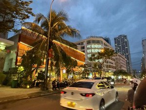 bán nhà 3 tầng an thượng 19, bên hông kẹp cống thoáng.