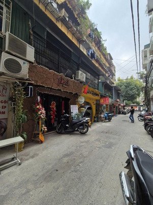 tôi chính chủ bán gấp căn tt tầng 1 kinh doanh ngay cạnh trường công đoàn