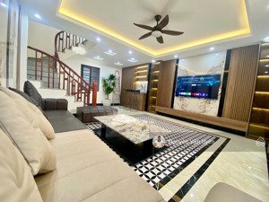 phố ngọc hà '' thông đội cấn- ba đình '' nhà mới đẹp ''thang may'' full nội thất ''gần ô tô ''dt 42m2x 6t