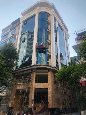 mặt phố lê trọng tấn - 200m2 - 9 tầng - lô góc - pccc đạt chuẩn - dt gần 3 tỷ/năm