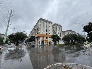 8tầng thang máy -- himlam vạn phúc -- dòng tiền 120 triệu / tháng