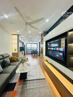 duy nhất căn góc 57m2, 2pn, 2vs, tại hồng hà tower, 89 thịnh liệt, full nội thất đẹp, giá:5,04 tỷ.