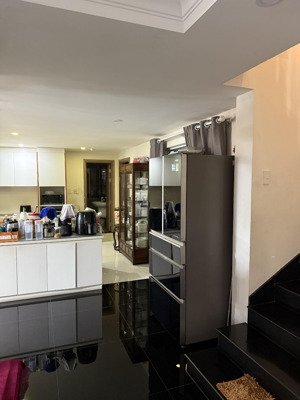 cấn bán căn penthouse cc homyland 1, có sổ hồng, full nội thất