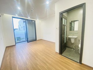 chỉ hơn 9 tỷ. nhà 4 tầng, chính chủ xây ở kiêng cố muốn chuyển nhượng. đường 7,5m. khu trung tâm đn