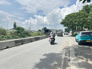 bán gấp 5503,2m2 đất cln (79m x 70,58m) mt đường võ chí công giá chỉ 30tr/m2