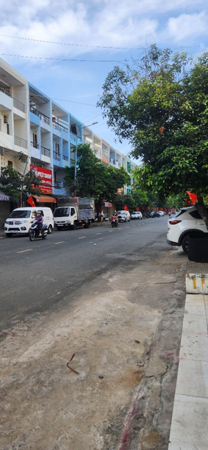 dãy trọ phạm văn bạch ,4*17,5 , hẻm xe hơi thông ,tiện xây chdv , gần sân bay ,chợ nhỉnh 6 tỷ