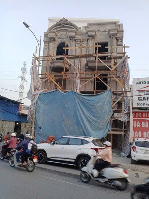 bán nhà 4 tầng mặt đường nguyễn văn linh - mới tinh - vị trí đẹp gần aeon