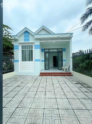 Bán nhà mới xây,thổ cư 100%,có chủ quyền nhà tại TP Bến Tre.Gía 1,3 tỷ