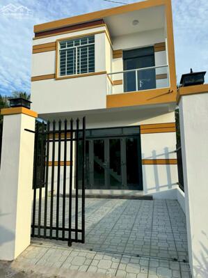 Bán nhà 1 trệt 1 lầu vừa xây xong có đầy đủ chủ quyền.Gía 1,5 tỷ tại TP Bến Tre