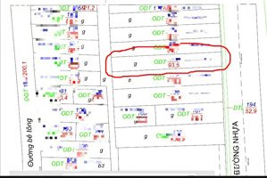 nhà ngay mặt phố, cần tiền bán gấp.