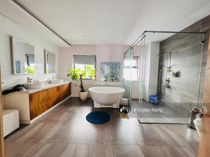 chính chủ cần cho thuê nhà phố lakeview city quận 2. đầy đủ nội thất view công viên, giá 32tr/tháng