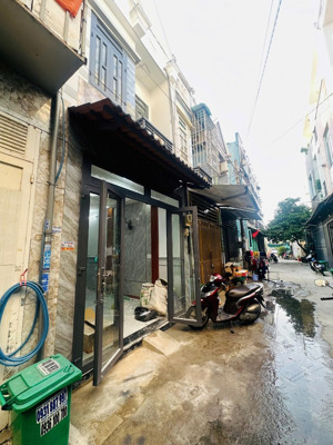 nhà mới cách bệnh viện quận 12 500m. 1/ đường tch16 rộng 3m, 1 lầu, 2pn, 2wc, ban công rộng thoáng