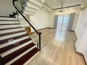 nhà cho thuê kdc trung sơn gần cầu him lam q7. 5x20m, 6p, phù hợp văn phòng. giá: tr/tháng