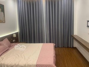 nhà mới giá rẻ phun nội thất 6 tầng thang máy oto chạy vòng quanh giá rẻ nhất khu vực