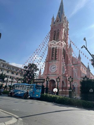 siêu phẩm hai bà trưng q1 phong cách châu âu 7 phòng full nội thất thang máy. dòng tiền 680tr/năm