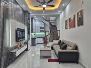 BÁN NHÀ PHỐ GIÁP NHỊ - HOÀNG MAI, 5 TẦNG NỘI THẤT ĐẸP, GẦN PHỐ, MỘT CĂN DUY NHẤT NHỈNH 7 TỶ.