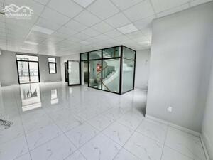 CHo thuê sàn văn phòng 80m2 giá chỉ 8tr tại Vinhomes Marina