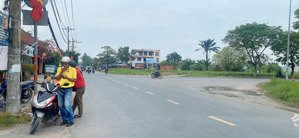 bán đất tặng nhà. lô góc 2 mt lã xuân oai. long trường. q9