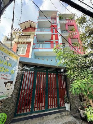 cho thuê nhà nguyên căn đường lũy bán bích gần đầm sen. diện tích 4x20m, kết cấu: trệt lửng 3 lầu