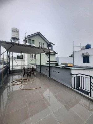 nhà mới lê văn thọ hẻm cụt riêng tư căn cuối hiếm có. có sân riêng để xe máy