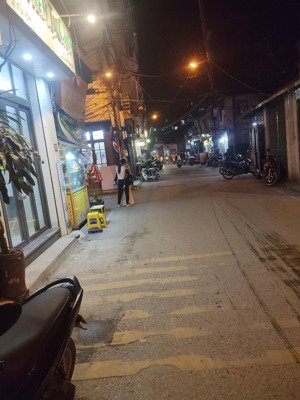 nóng chủ cần tiền gấp giảm 1.5 tỷ ôtô tránh nhau, kinh doanh sầm uất, 30m ra mặt phố cầu diễn