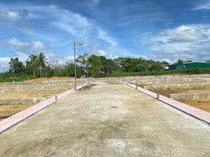 đất ở khu dân cư trung tâm hương trà gần trường học & siêu thị, chỉ 550tr