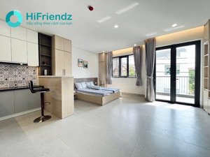 siêu phẩm mới xây ban công thoáng-ngay gần trần não kế bên đh gtvt cs2