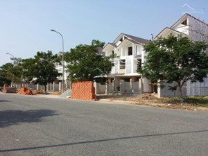 chính chủ bán nền đất biệt thự 240m2 tại sunflower city nhơn trạch giá 1.650 tỷ. lh: 