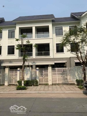 cho thuê nhà vườn 120m khu d geleximco nhà thô, điện nước đầy đủ giá 9tr 