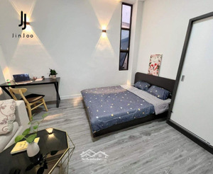 căn hộ dịch vụ cho thủe gần mặt tiền phan đăng lưu, pn. dt: 4,3m x 17m (98m2). 10 phòng