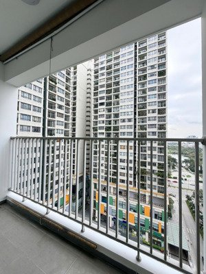 chính chủ gửi bán ch 2n view hồ toà no3t2 - ngoại giao đoàn - lh: 