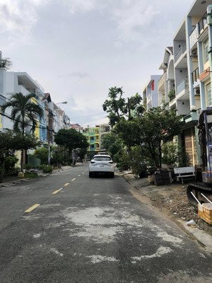 bán nhà mt đường số 26, khu tên lửa, 4 x 20m, 3 tấm, giá 10.8 tỷ. giá tốt