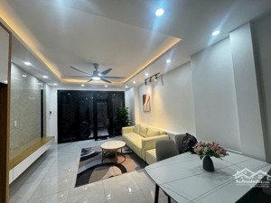 minh khai - hbt, nhà 5 tầng , dt 42m, lô góc thoáng sáng, giá hơn 7 tỷ. - ngõ ba gác rộng. - 30 m