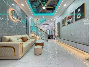 bán nhà 2 tầng ngay nguyễn đình chiểu, phú nhuận. giá: 4 tỷ 620 / 58.8m2. có shr, hẻm ô tô 5m