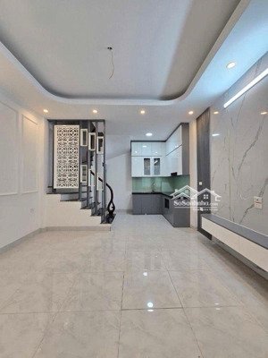 bán nhà khâm thiên 38m x 5 tầng ngõ thông gần hồ nhà mới 8 tỷ