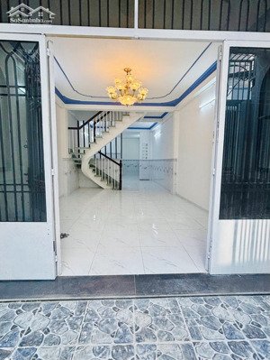 quận 6, bán nhà hậu giang, 2 tầng, hẻm thông sạch sẽ, nhà mới vào nội thất ở được liền