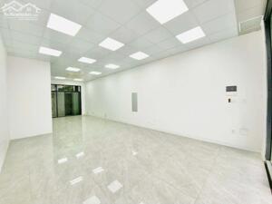 Cho thuê sàn tầng 1 80m2 giá 11tr tại Vinhomes Marina