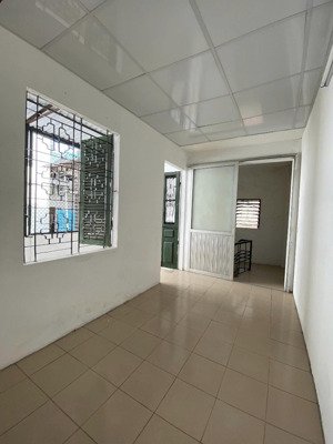 cho thuê nhà ngõ 70 lò đúc, 22m x 2. tầng, giá 6,5 triệu/ th, 2 ngủ, full nội thất