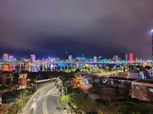 toà ch 7t có hồ bơi 10pn view sông+cầu rồng doanhthu 150tr/t 110m2 mt5m mp trần hưng đạo 15m lề 12m