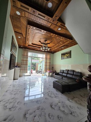 bán nhà gồm xưởng và nhà 3,5 tấm, mặt tiền đường vườn thơm, bình chánh