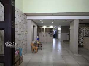 cho thuê mặt bằng trần hưng đạo, hẻm xe hơi, cách mt 100m, phù hợp spa, shop, showroom, văn phòng