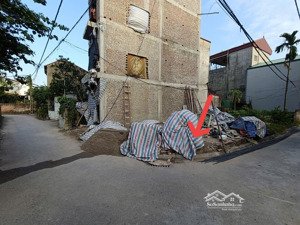 lô góc cực đẹp #đông_dư, gia lâm trong đê đường ôtô ngõ thông dt:35m mt: 5m 5.3