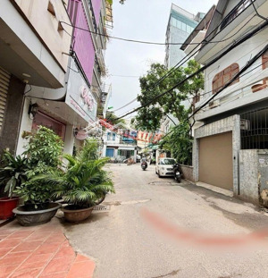 bán nhà lạc long quân, 9 tỷ, dt 54m, 3 tầng ngõ nông cách ô tô tránh 50m